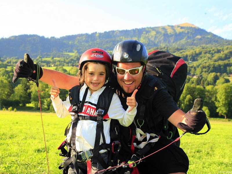 © Paragliding eerste vluchten - Les Hirondailes