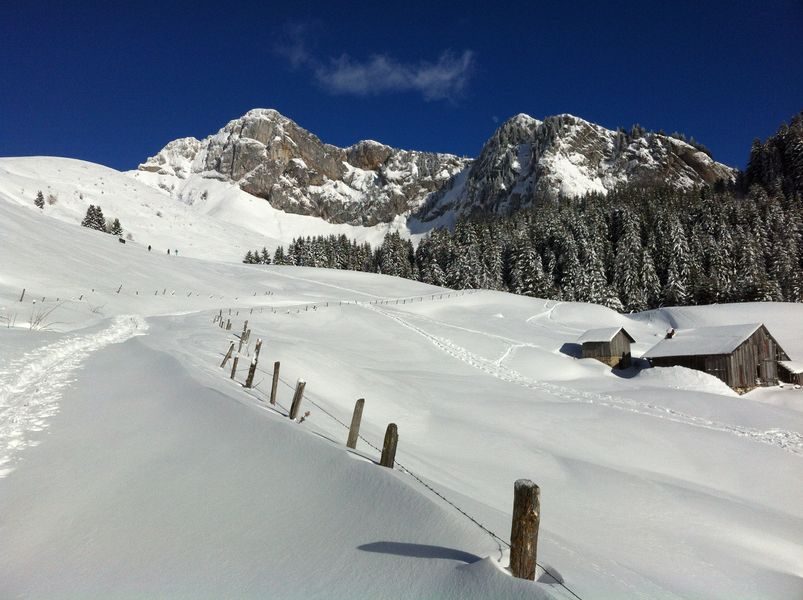 © Tocht naar de Roc d'Enfer in een expeditietipi - Vecteur Montagne