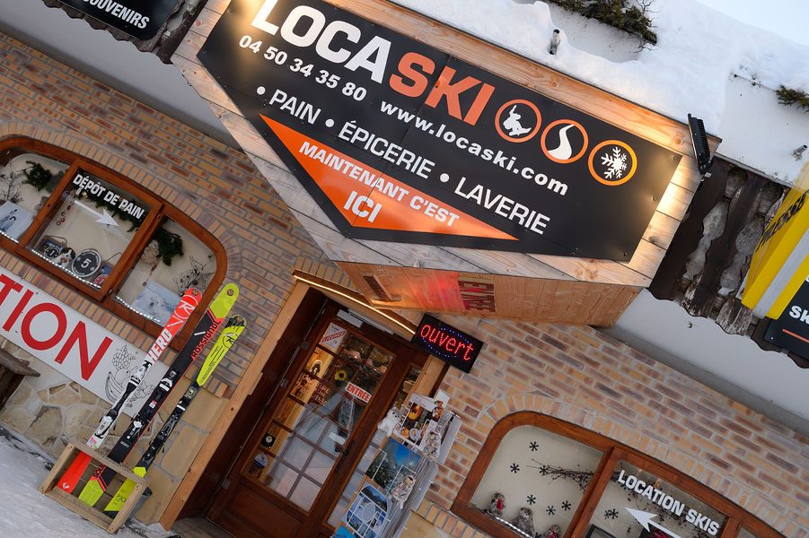 © Locaski souvenirwinkel en pers - Locaski