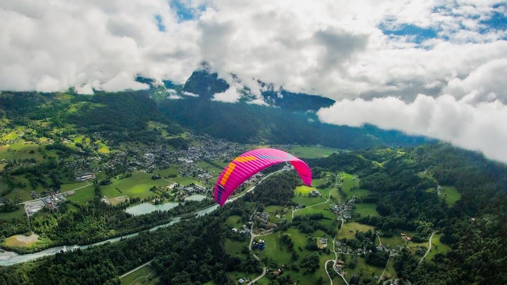 © Paragliding eerste vluchten - Les hirondailes