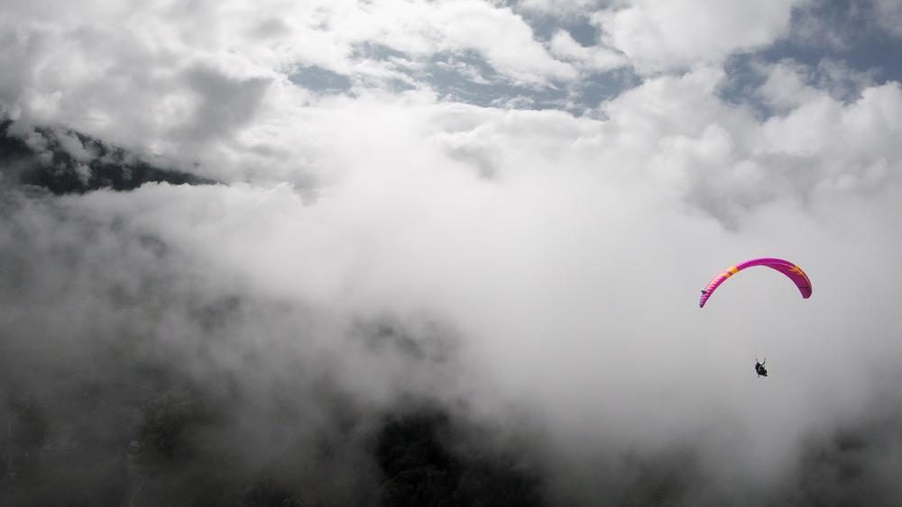 © Paragliding eerste vluchten - Les hirondailes