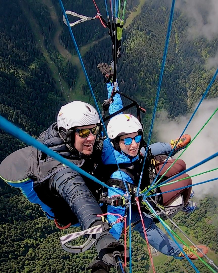 © Paragliding eerste vluchten - Les Hirondailes