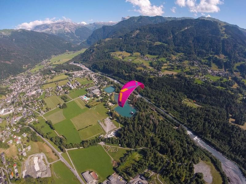 © Paragliding eerste vluchten - Les Hirondailes