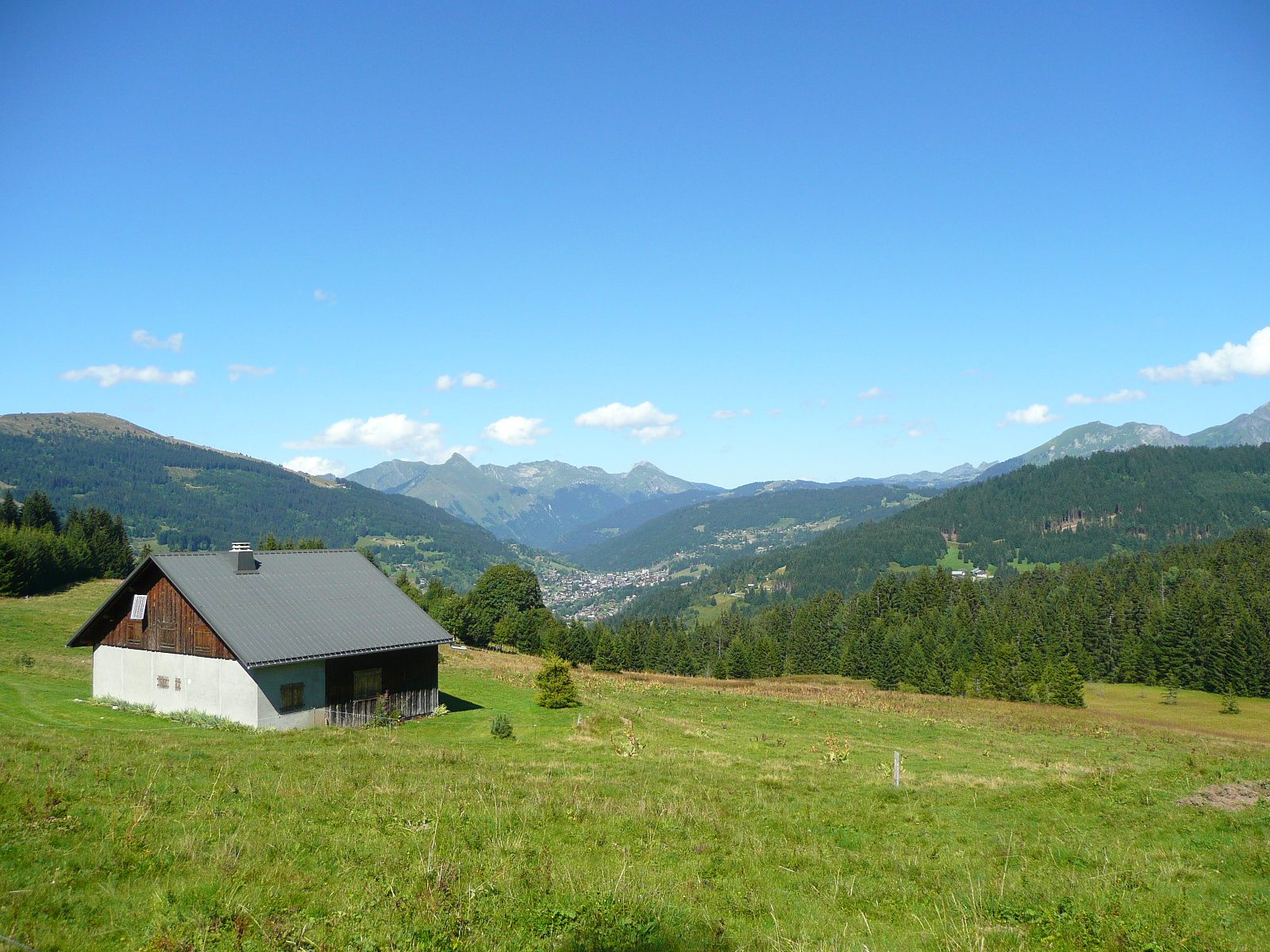 Luswandeling van het Plateau de Loëx