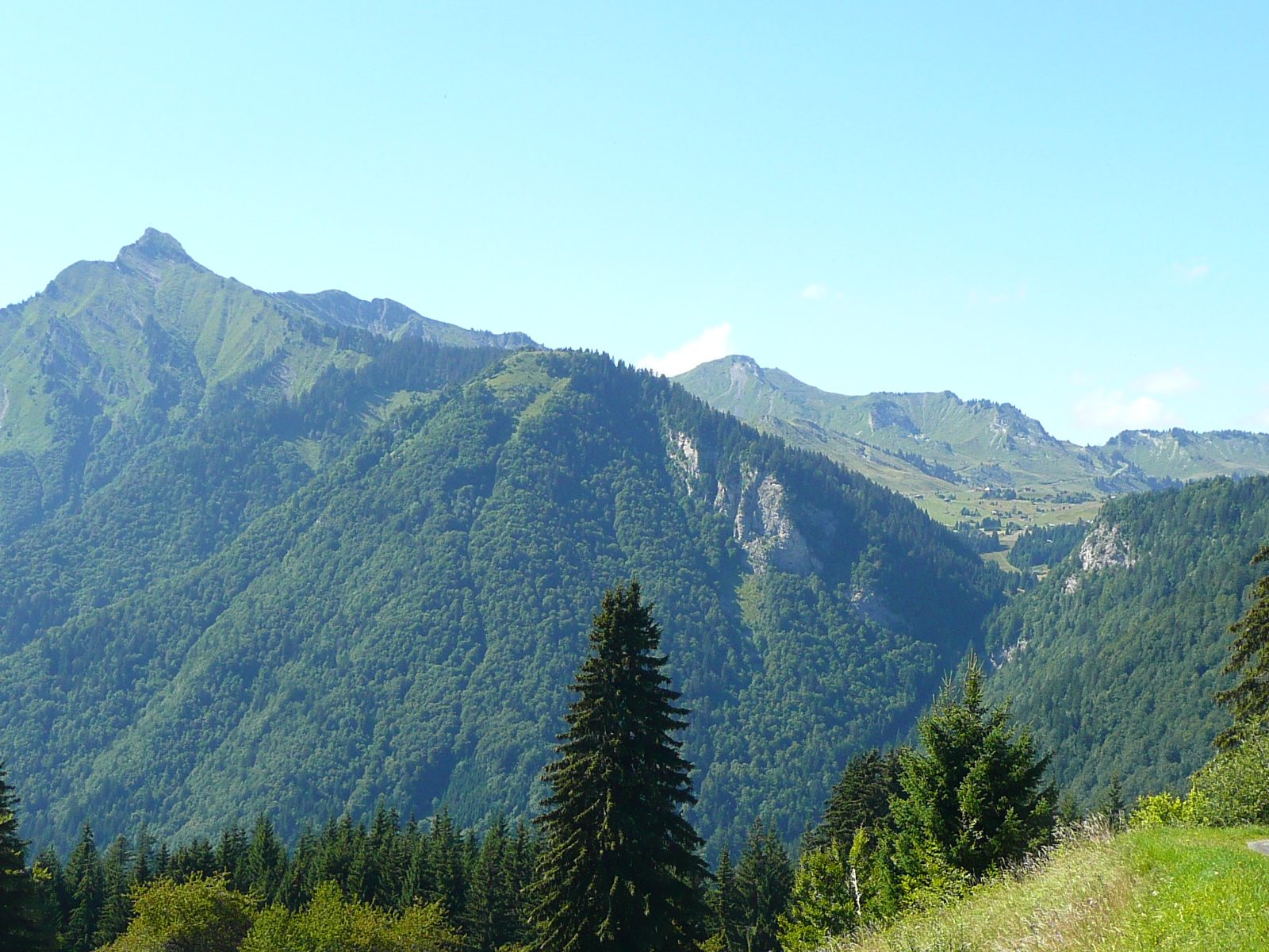 Luswandeling van het Plateau de Loëx