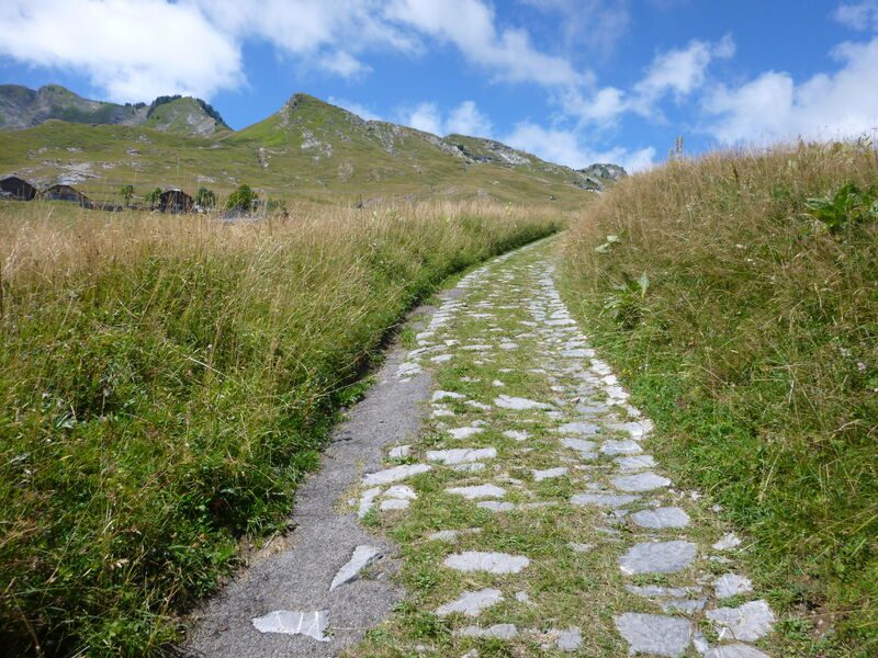 Praz de Lys via het geplaveide pad