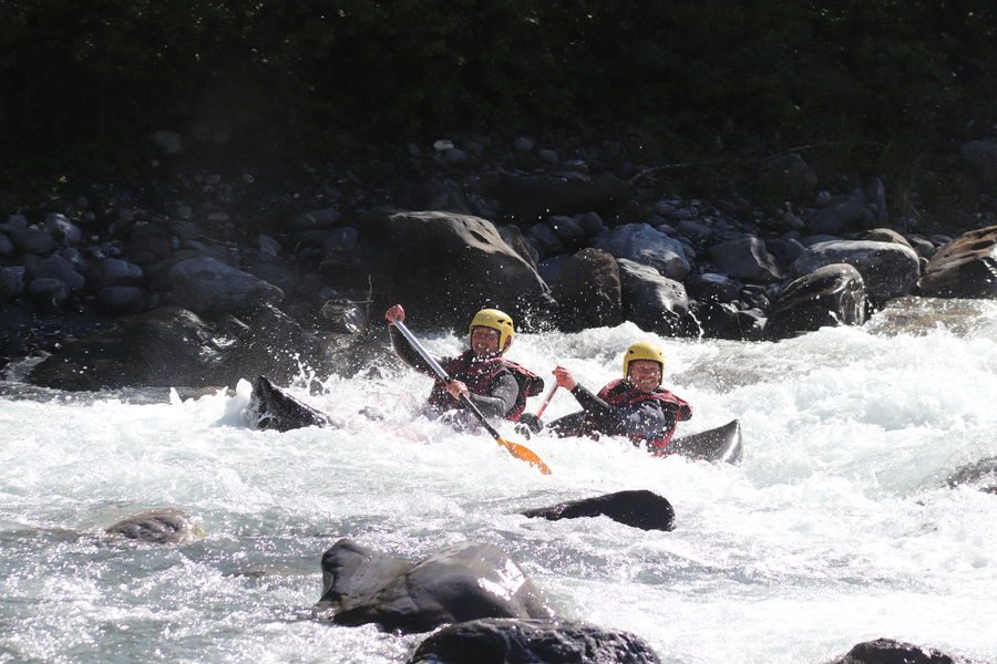 © Opblaasbare kanoën - Altitude Rafting